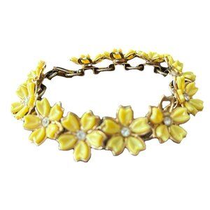 Vintage Gold Tone Yellow Lucite Flower Rhinestone Bracelet 7 1/2”